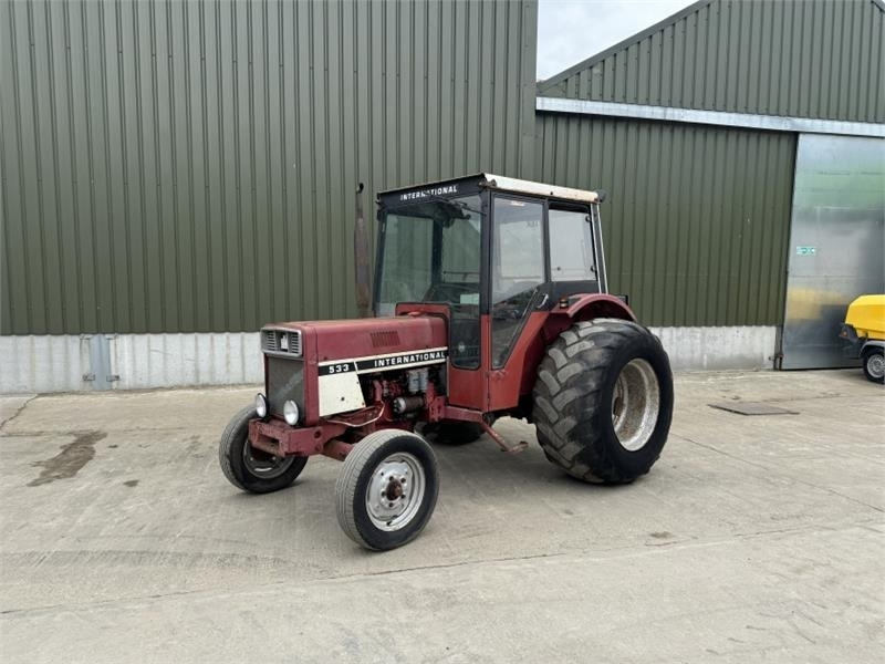 International 533 Tractor  - Farm tractor: picture 1 International 533 Tractor  - Farm tractor: picture 1