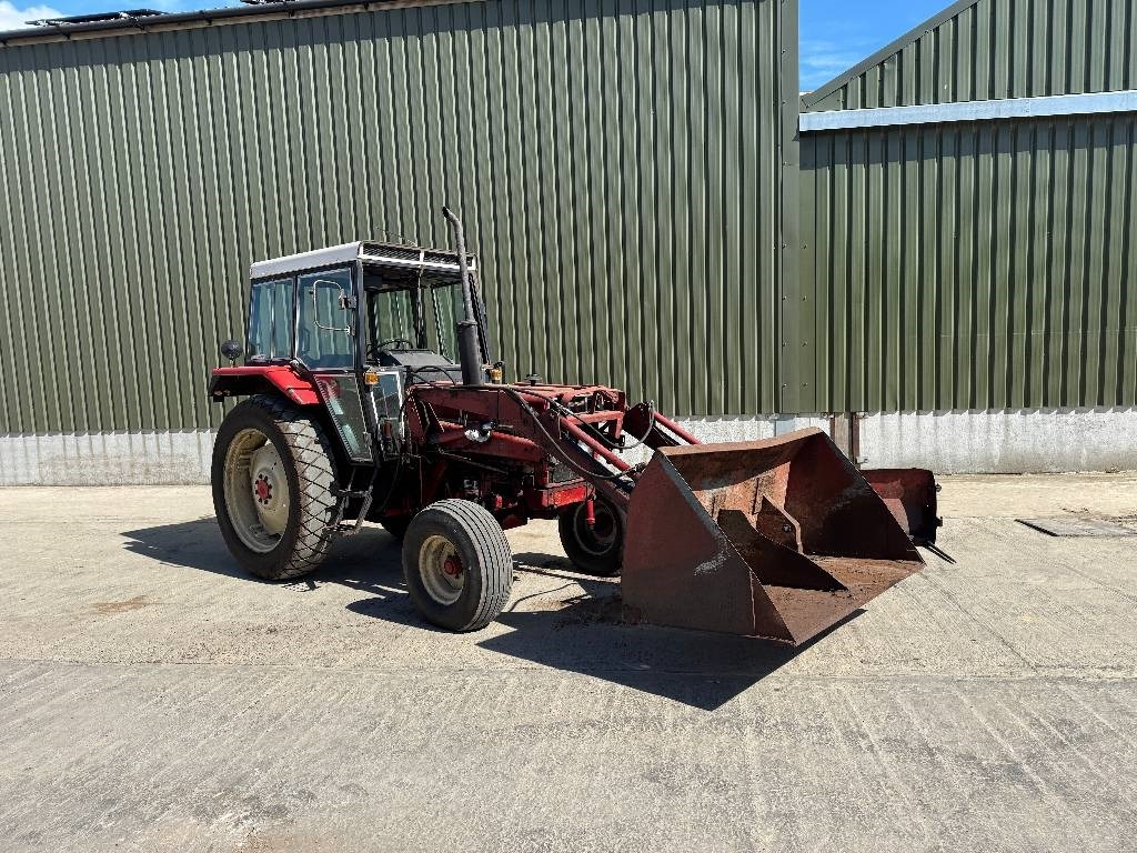 International 584 c/w International Loader - Farm tractor: picture 3 International 584 c/w International Loader - Farm tractor: picture 3