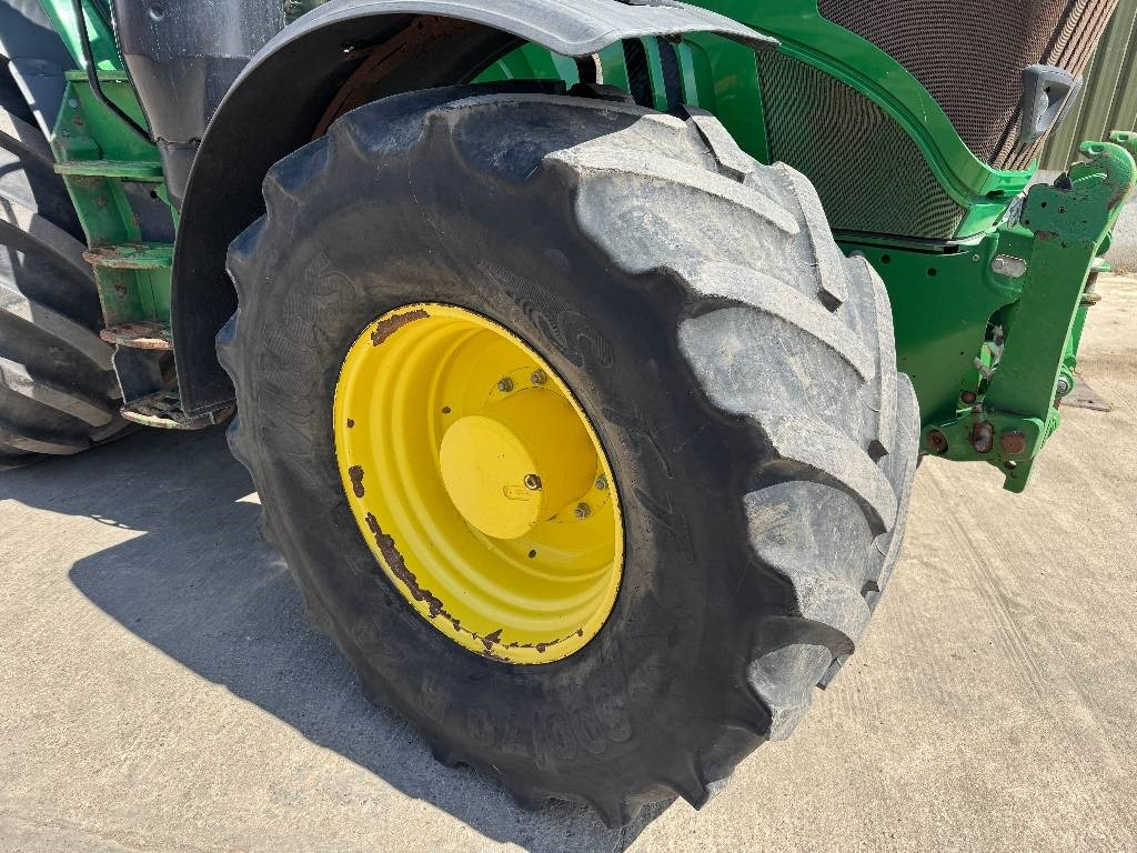 Farm tractor John Deere 6215 R AutoPower: picture 9