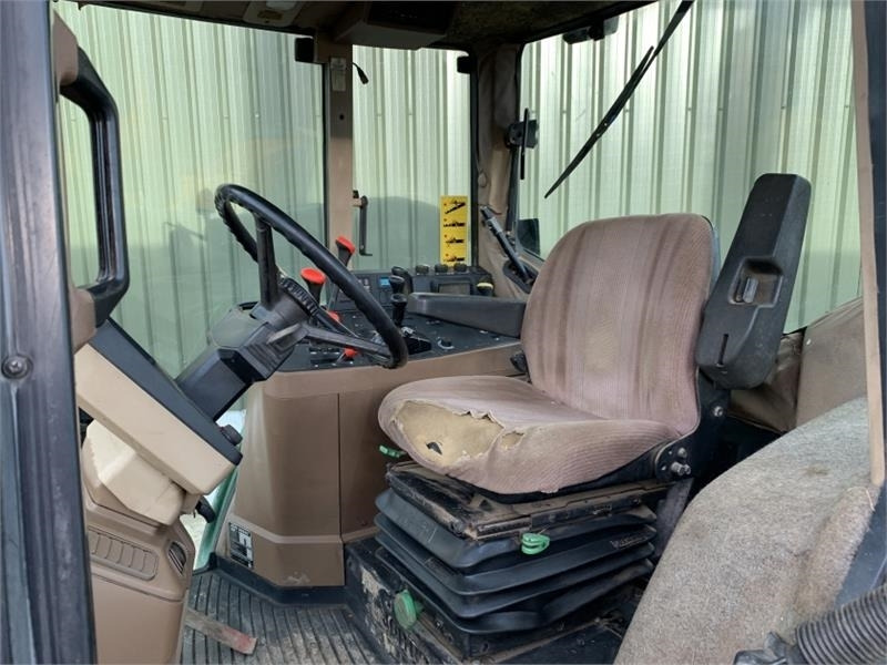 Farm tractor John Deere 6800 Tractor: picture 14
