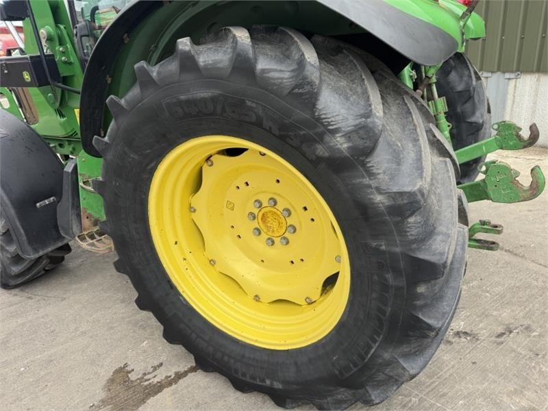 Farm tractor John Deere John Deere 5100R c/w 583 Loader **Low Hours**: picture 7