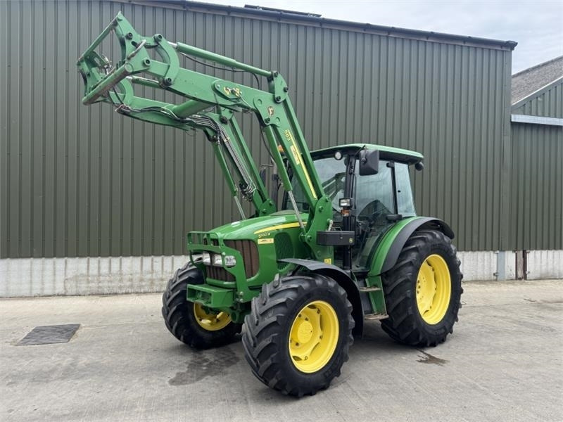 John Deere John Deere 5100R c/w 583 Loader **Low Hours** - Farm tractor: picture 1 John Deere John Deere 5100R c/w 583 Loader **Low Hours** - Farm tractor: picture 1