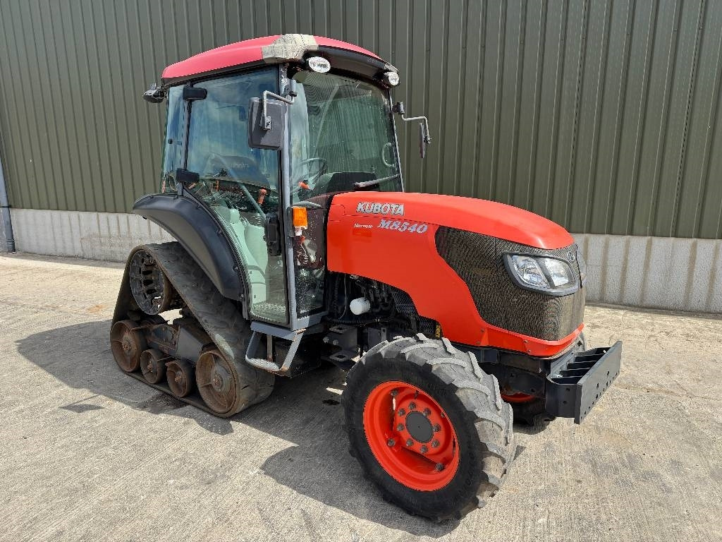 Kubota M8540 Narrow Half Track - Farm tractor: picture 3 Kubota M8540 Narrow Half Track - Farm tractor: picture 3