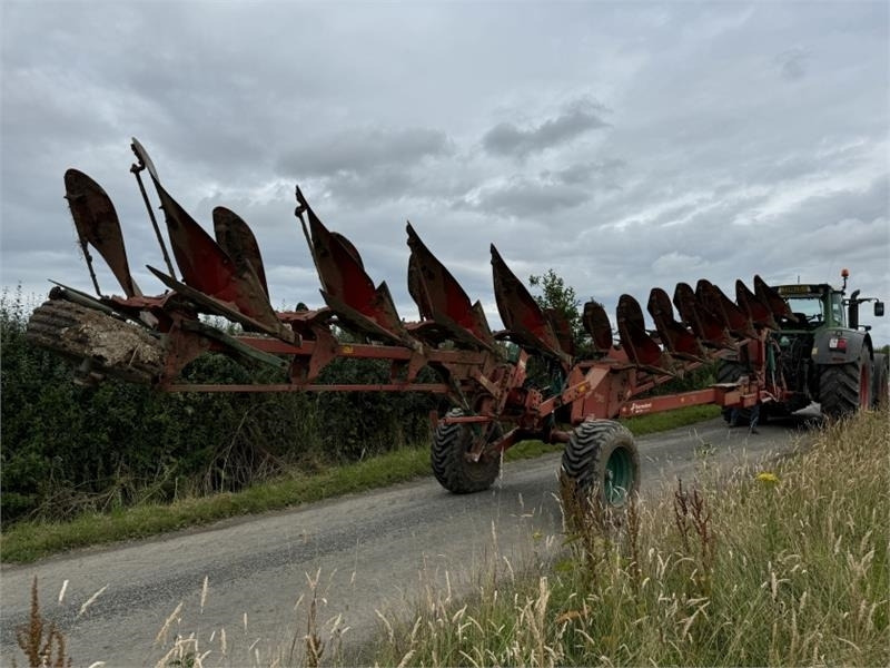 Kverneland 10 Furrow RW100 Varimat Plough **Video Below** - Plow: picture 3 Kverneland 10 Furrow RW100 Varimat Plough **Video Below** - Plow: picture 3