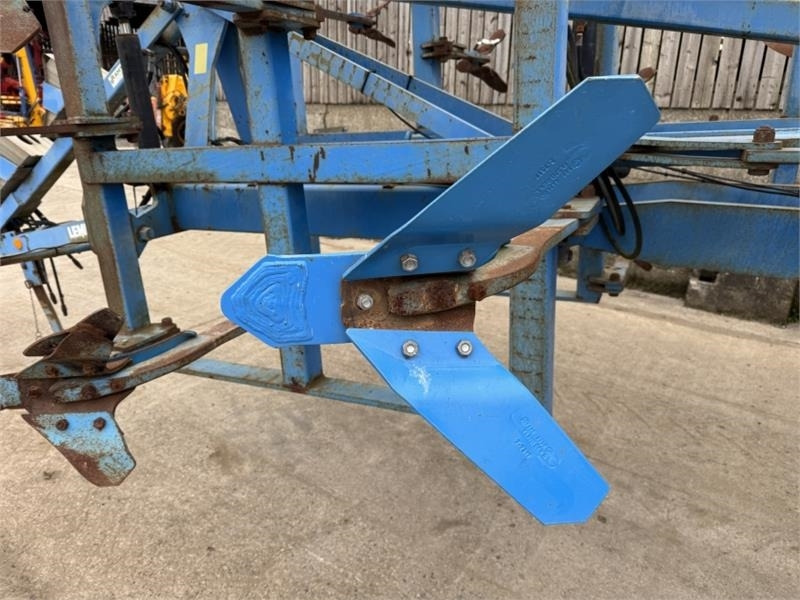 Lease a Lemken Thorit 400 Cultivator  Lemken Thorit 400 Cultivator: picture 12