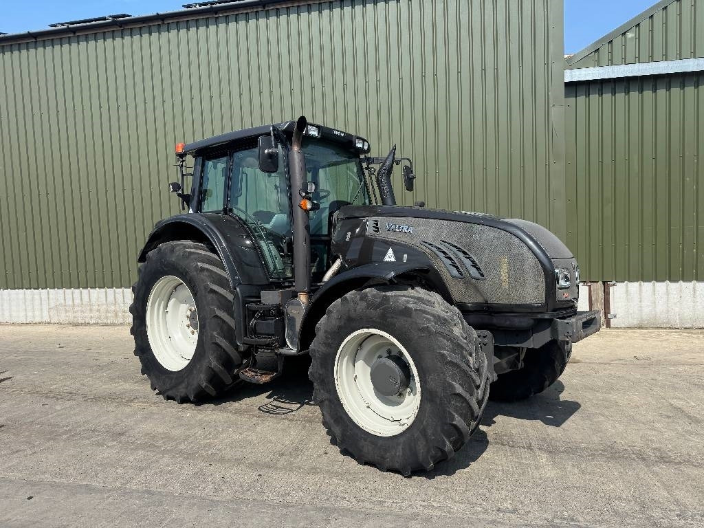 Valtra T163 Direct - Farm tractor: picture 1 Valtra T163 Direct - Farm tractor: picture 1