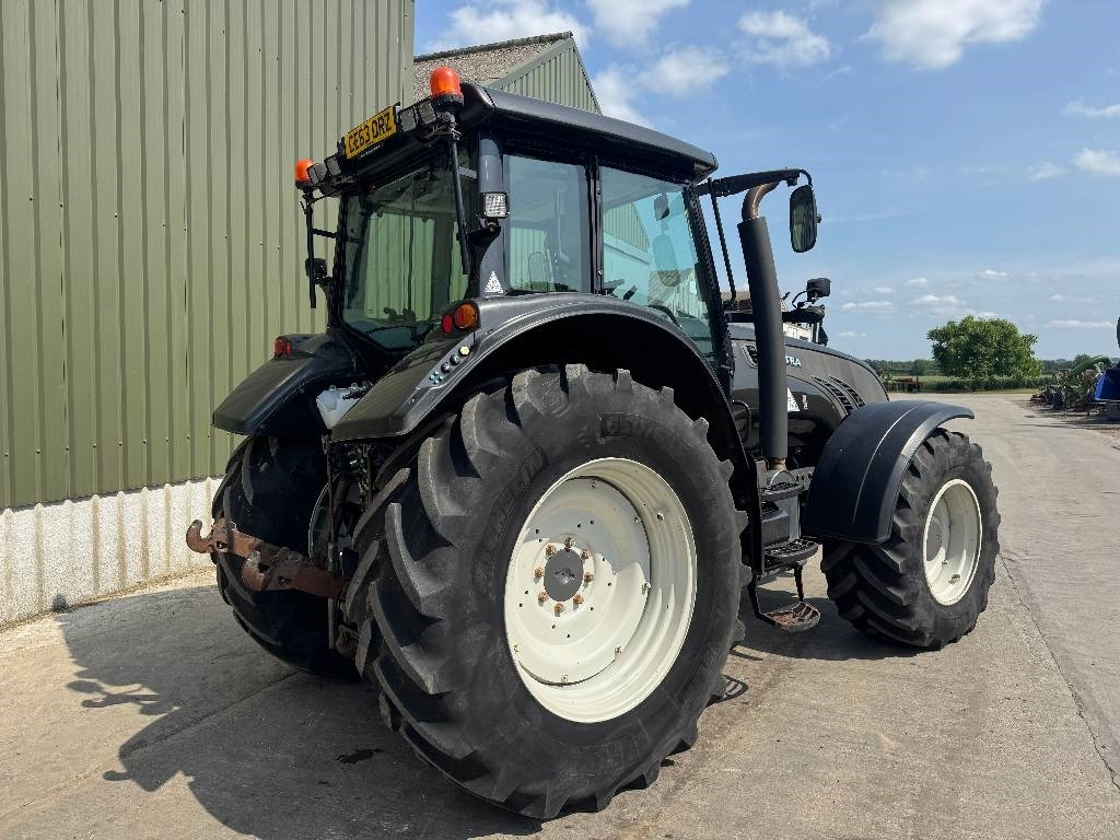 Valtra T163 Direct - Farm tractor: picture 2 Valtra T163 Direct - Farm tractor: picture 2