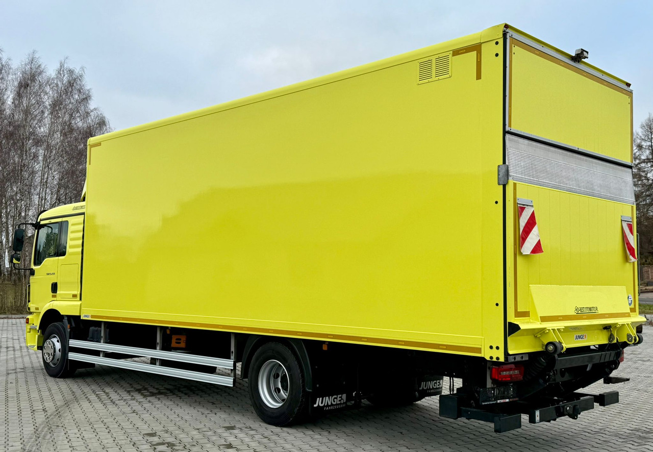 MAN TGM 15.250 / IZOTERMA / WINDA / 18 EUROPALET / ŁADOWNOŚĆ 7 615 KG / 150 TYŚ KM / AUTOMAT / JAK NOWY / 2020 ROK / KONTENER - Isothermal truck: picture 4 MAN TGM 15.250 / IZOTERMA / WINDA / 18 EUROPALET / ŁADOWNOŚĆ 7 615 KG / 150 TYŚ KM / AUTOMAT / JAK NOWY / 2020 ROK / KONTENER - Isothermal truck: picture 4