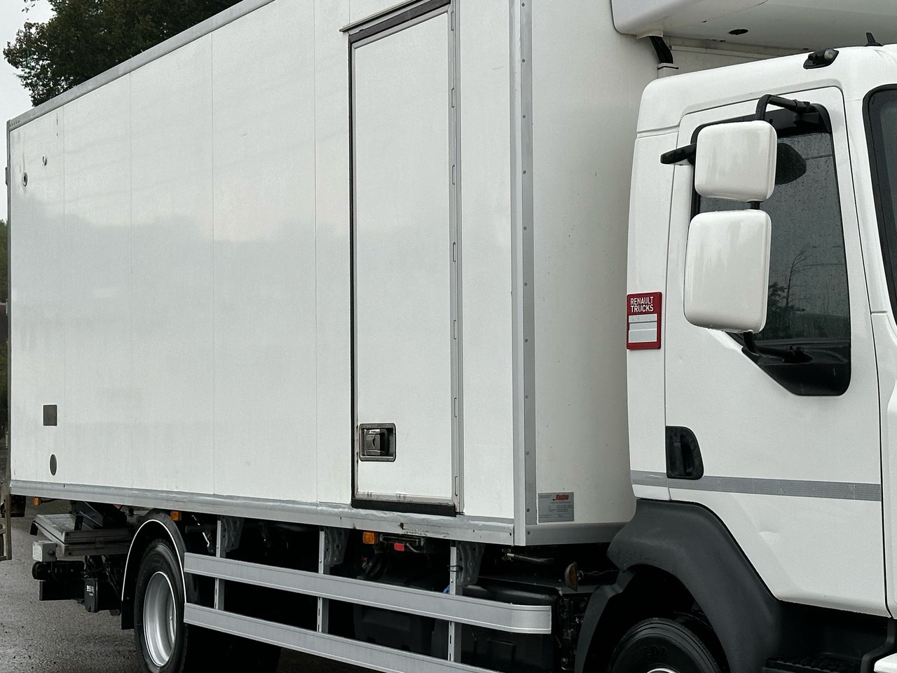 Lease a RENAULT D 14 / 240 / CHŁODNIA / WINDA / 16 EUROPALET / 6.7 M DŁUGOŚCI / BI-TEMPERATURA / CARRIER SUPRA 850 RENAULT D 14 / 240 / CHŁODNIA / WINDA / 16 EUROPALET / 6.7 M DŁUGOŚCI / BI-TEMPERATURA / CARRIER SUPRA 850: picture 16 Lease a RENAULT D 14 / 240 / CHŁODNIA / WINDA / 16 EUROPALET / 6.7 M DŁUGOŚCI / BI-TEMPERATURA / CARRIER SUPRA 850 RENAULT D 14 / 240 / CHŁODNIA / WINDA / 16 EUROPALET / 6.7 M DŁUGOŚCI / BI-TEMPERATURA / CARRIER SUPRA 850: picture 16