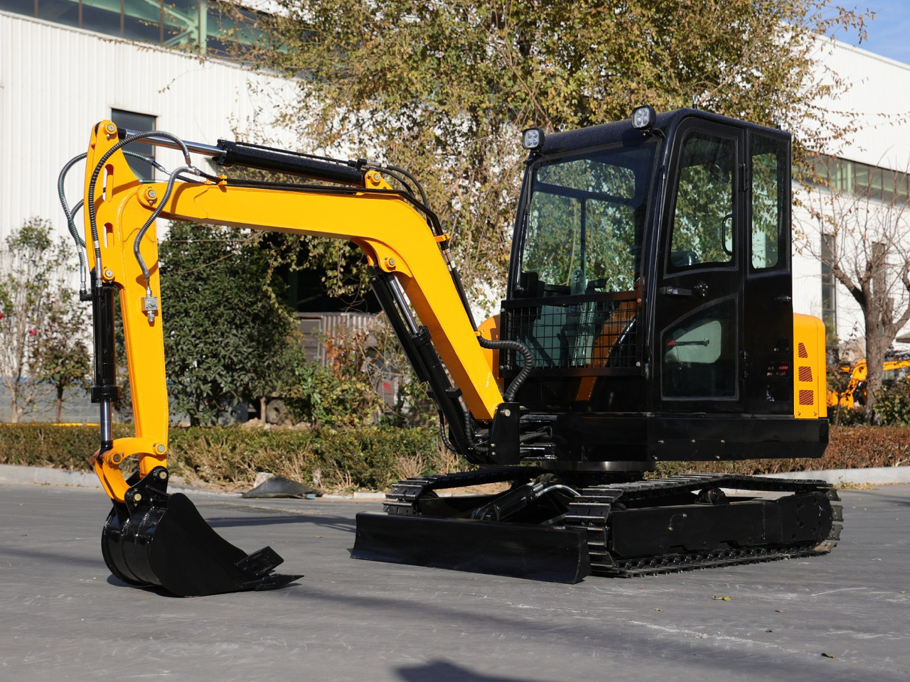 KUBOTA Diesel Mini excavator 3.5 Ton - Müller Machinery MB 35 - KSH - Mini excavator: picture 3 KUBOTA Diesel Mini excavator 3.5 Ton - Müller Machinery MB 35 - KSH - Mini excavator: picture 3