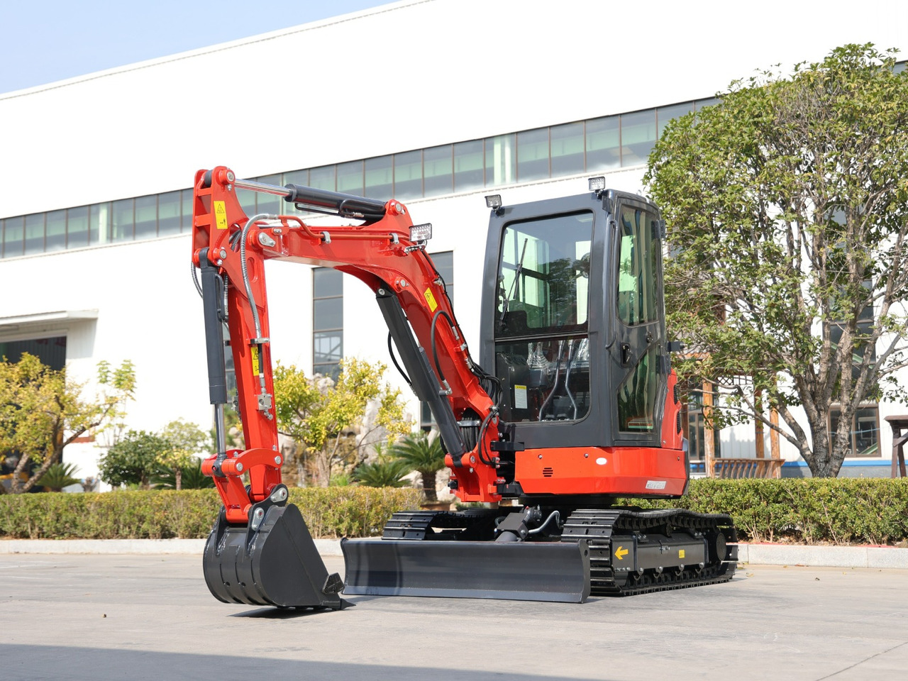 KUBOTA Diesel Mini excavator 3.5 Ton - Müller Machinery MB 35 Plus - VKSH - Mini excavator: picture 1 KUBOTA Diesel Mini excavator 3.5 Ton - Müller Machinery MB 35 Plus - VKSH - Mini excavator: picture 1