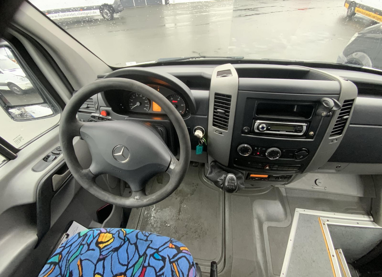 Interior photo 1: Lease a Mercedes-Benz 519 CDI Sprinter Mercedes-Benz 519 CDI Sprinter