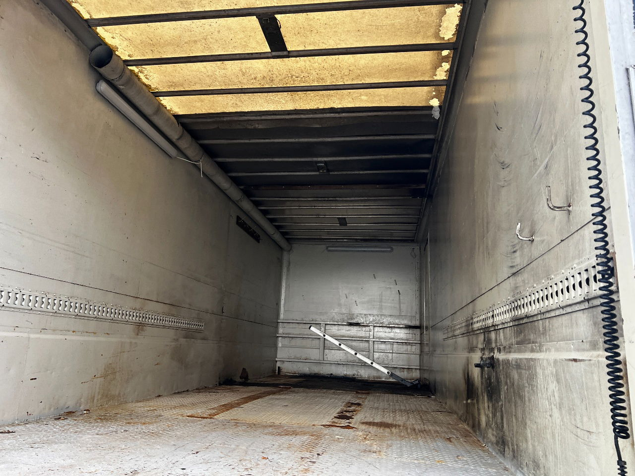 Box truck Volvo FM 9.300 Globe 6x2, Euro 5: picture 8