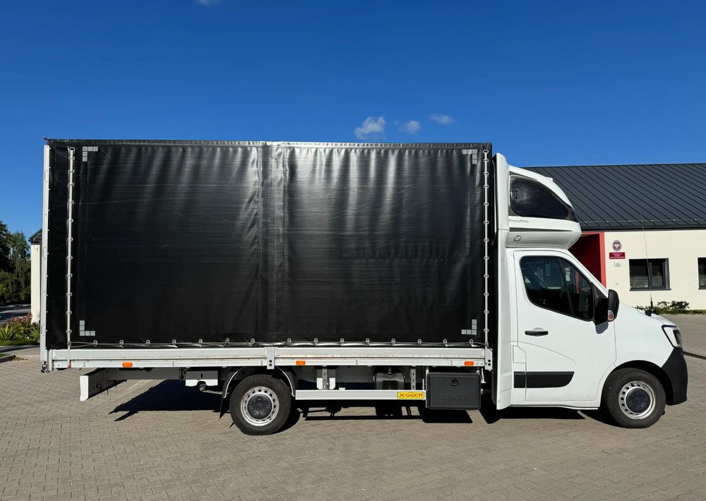 Renault Master - Curtain side van: picture 4 Renault Master - Curtain side van: picture 4