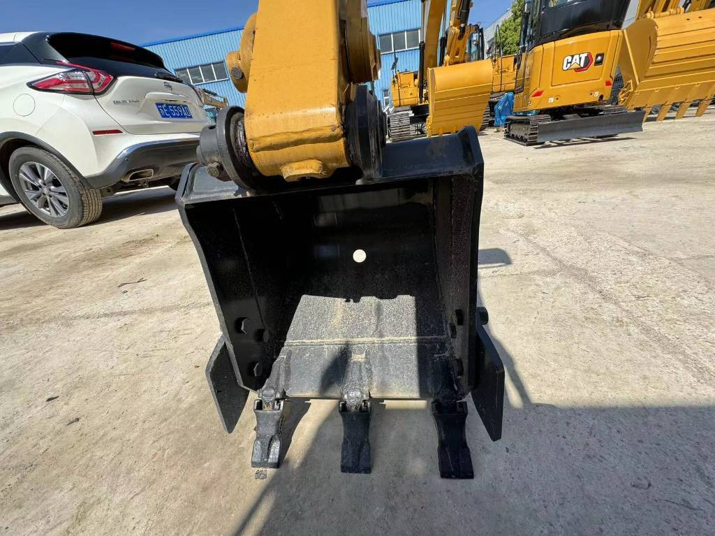 Mini excavator CAT 302: picture 7