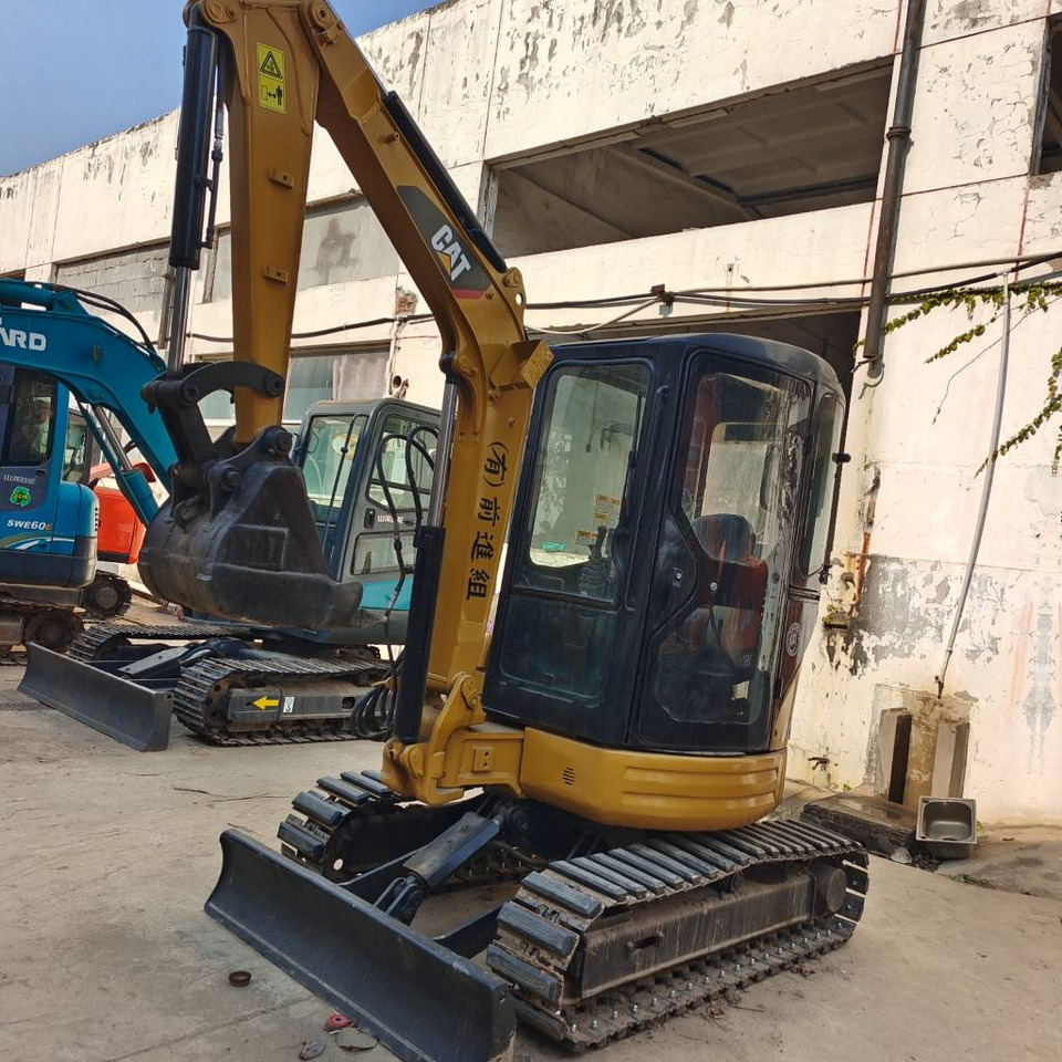 CAT 303 CR - Mini excavator: picture 2 CAT 303 CR - Mini excavator: picture 2