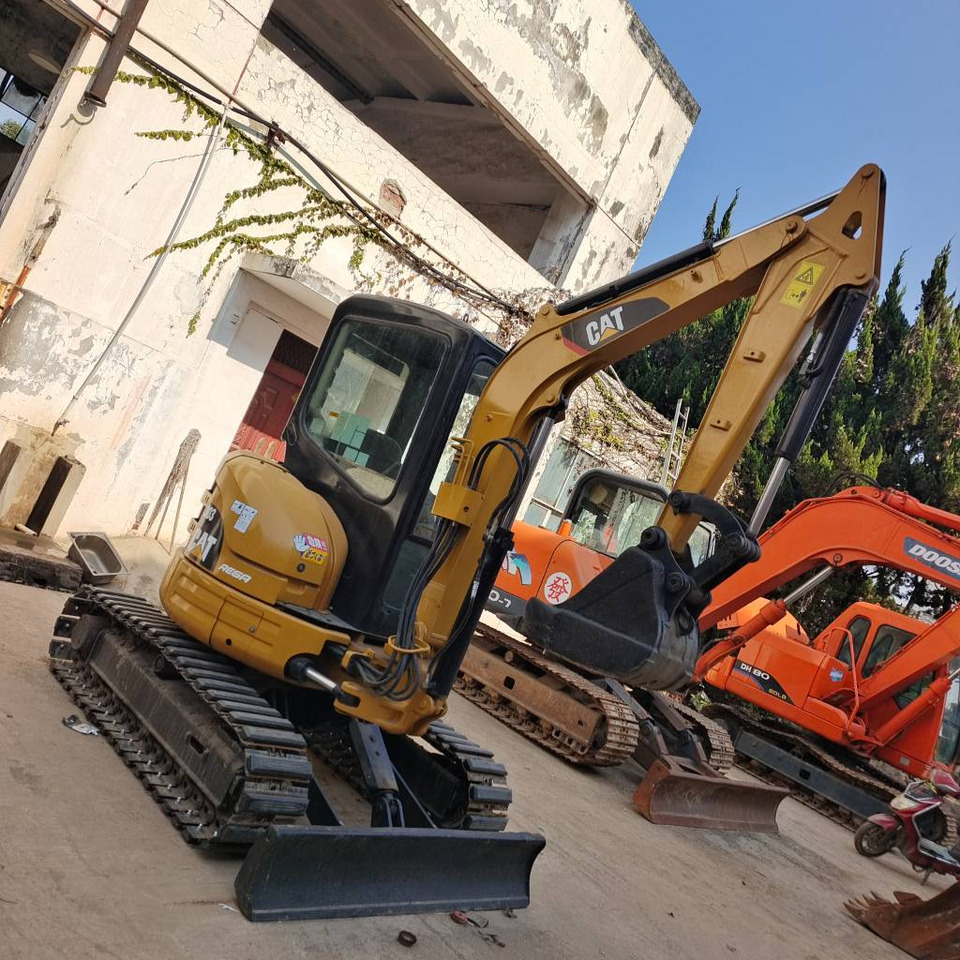 CAT 303 CR - Mini excavator: picture 5 CAT 303 CR - Mini excavator: picture 5