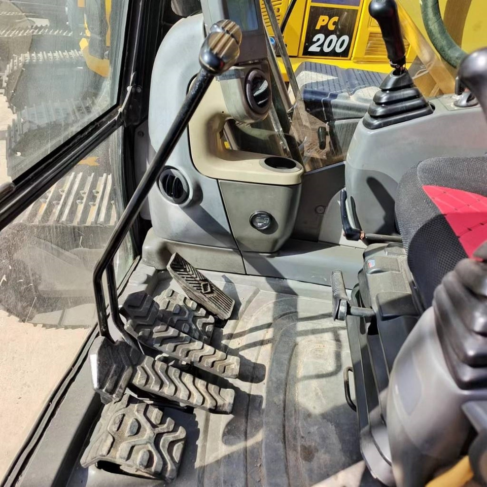 Crawler excavator CAT 320 D L: picture 10