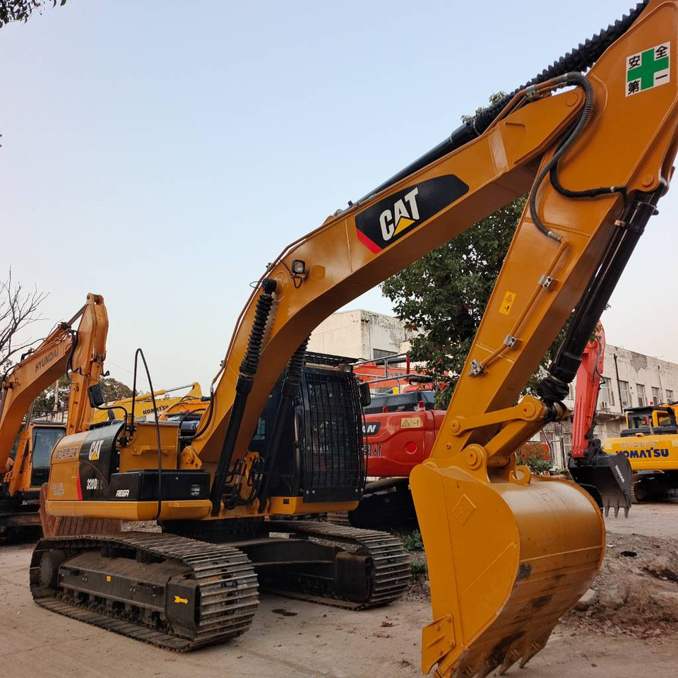 CAT 320D2L - Crawler excavator: picture 5 CAT 320D2L - Crawler excavator: picture 5