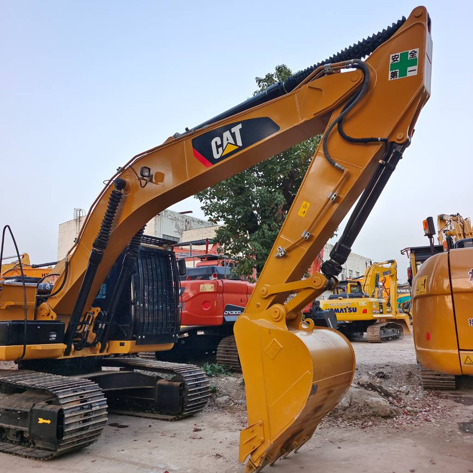 CAT 320D2L - Crawler excavator: picture 2 CAT 320D2L - Crawler excavator: picture 2