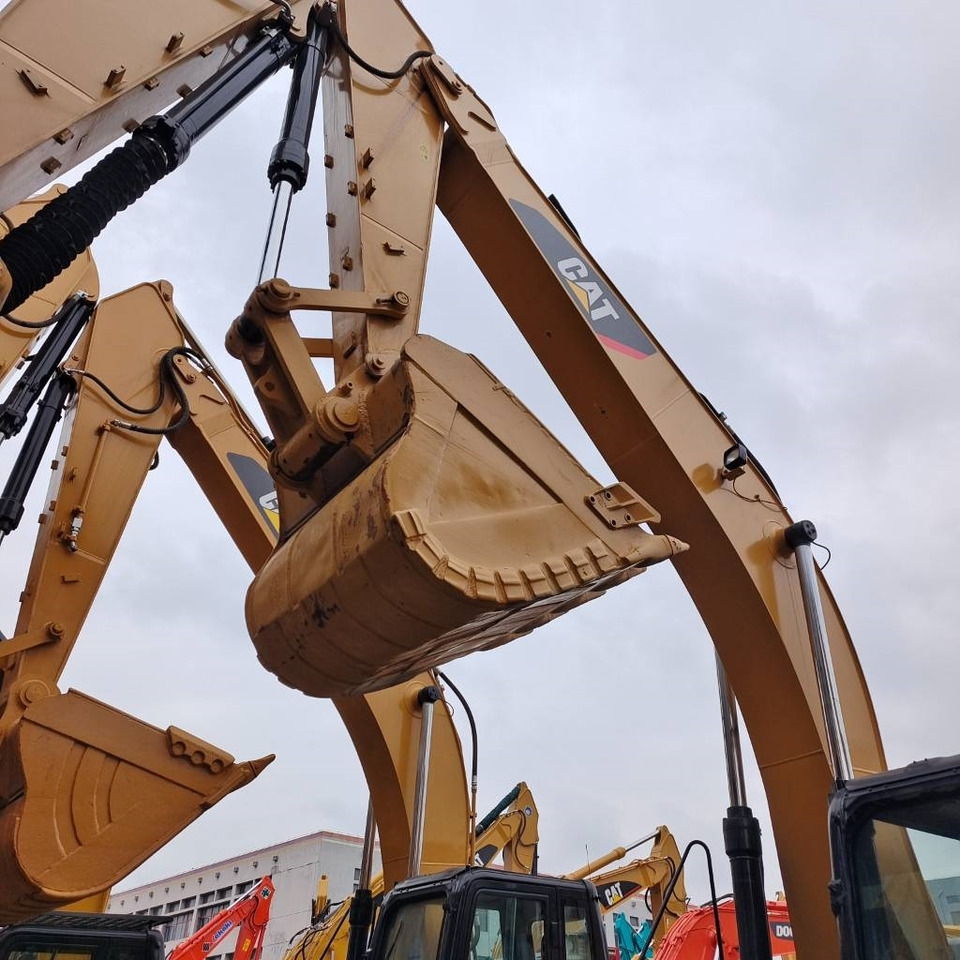 CAT 325 D - Crawler excavator: picture 2 CAT 325 D - Crawler excavator: picture 2