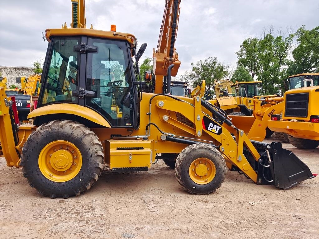 New Backhoe loader CAT 420 F: picture 13
