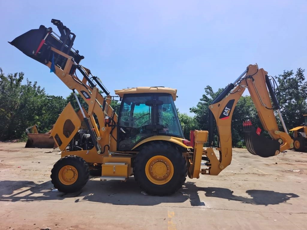 CAT 420 F - Backhoe loader: picture 2 CAT 420 F - Backhoe loader: picture 2