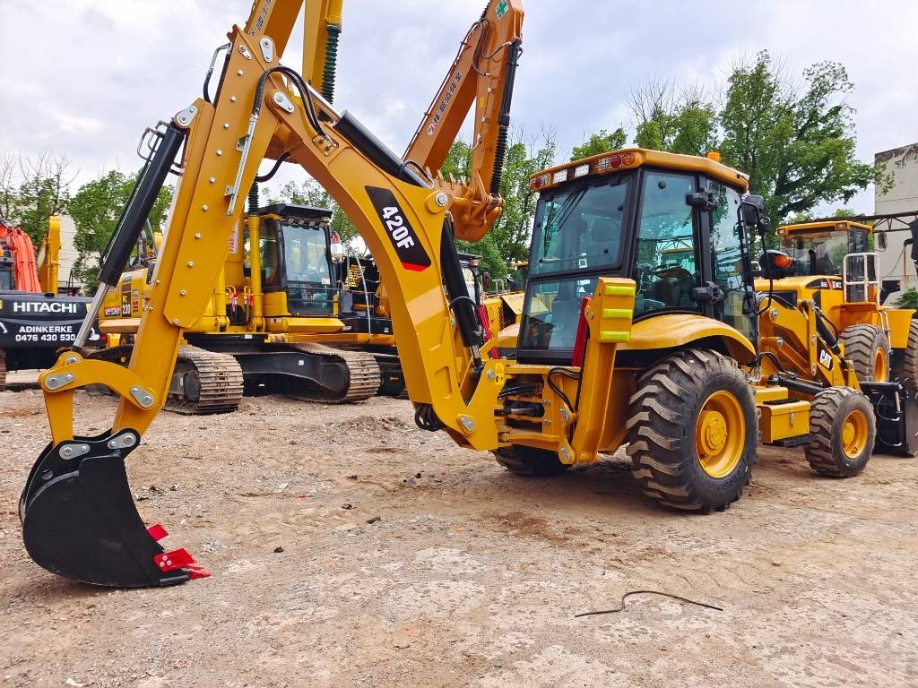 New Backhoe loader CAT 420 F: picture 12