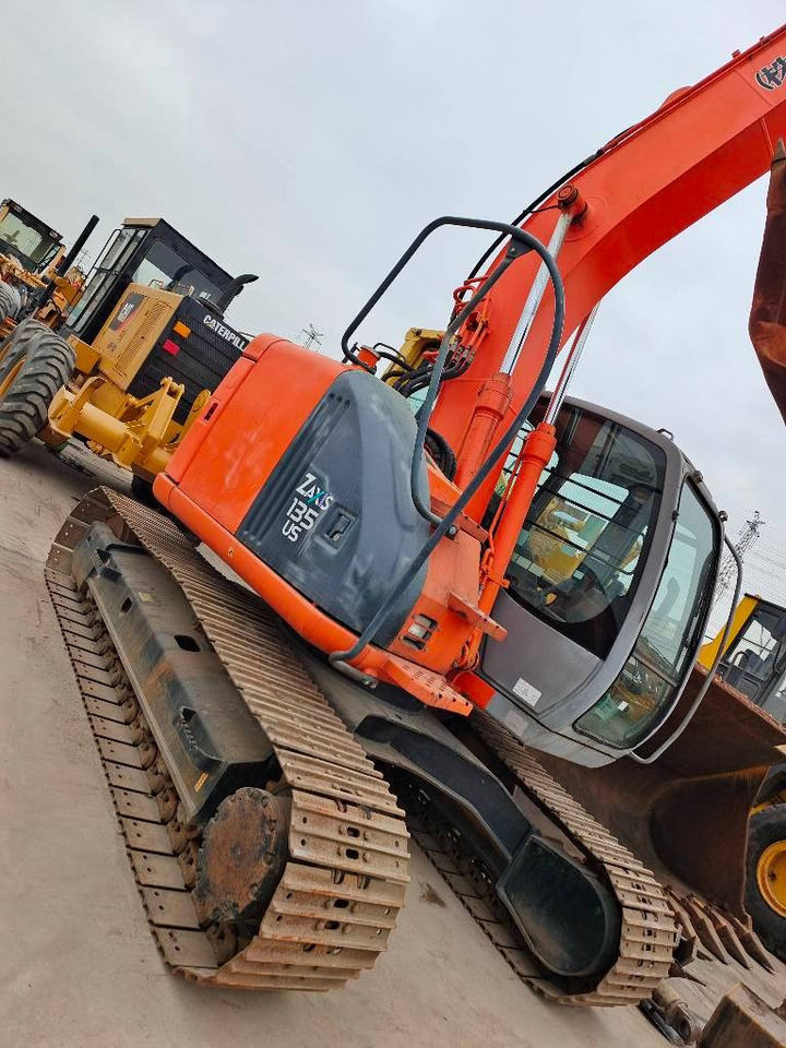 Hitachi ZX 135 US - Crawler excavator: picture 5 Hitachi ZX 135 US - Crawler excavator: picture 5