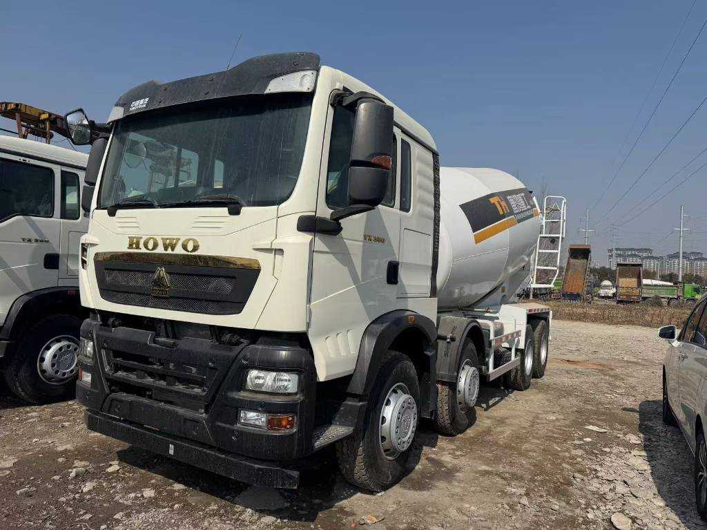 Howo 100% New and used - Tank truck: picture 1 Howo 100% New and used - Tank truck: picture 1