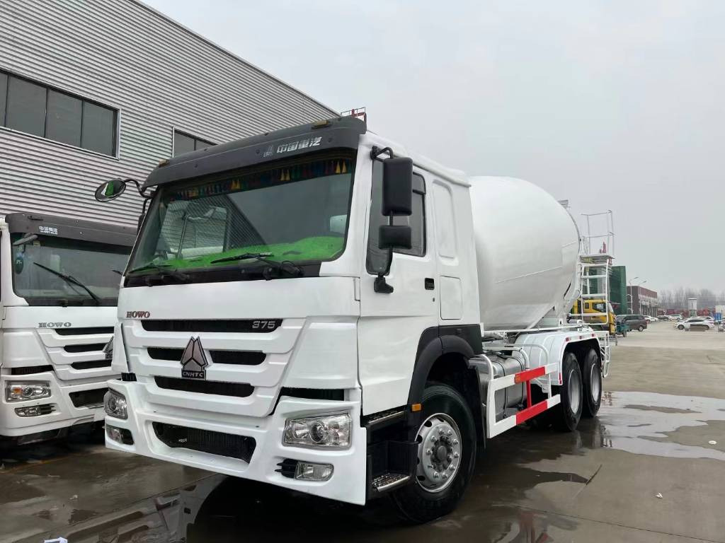 Howo 375 - Tank truck: picture 4 Howo 375 - Tank truck: picture 4