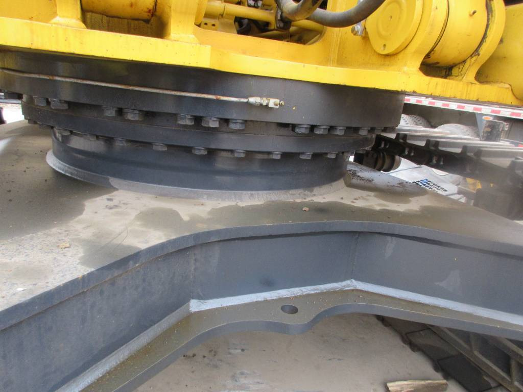 Crawler excavator Komatsu PC 450: picture 11