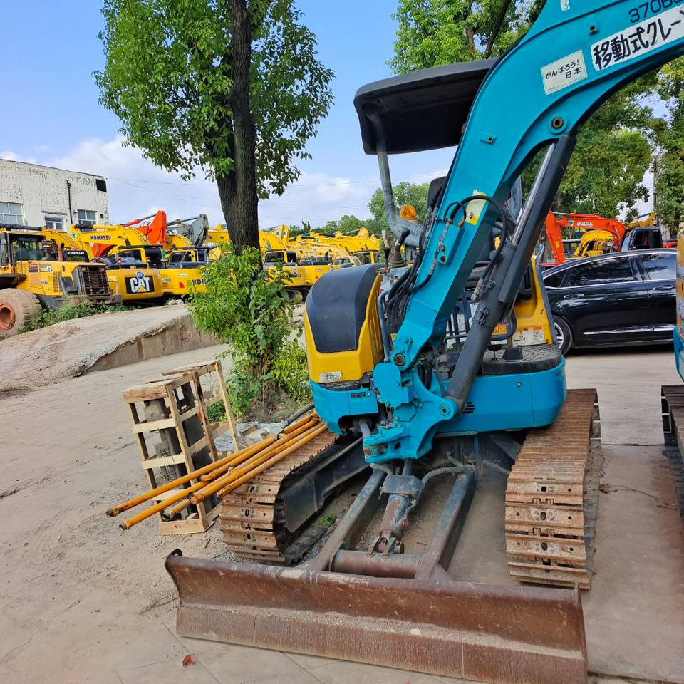 Mini excavator Kubota U30: picture 1