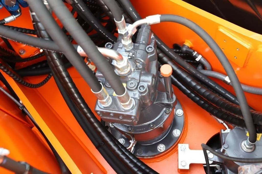 Lonking LG 6135 G4 100% Brand New Machine - Crawler excavator: picture 3 Lonking LG 6135 G4 100% Brand New Machine - Crawler excavator: picture 3