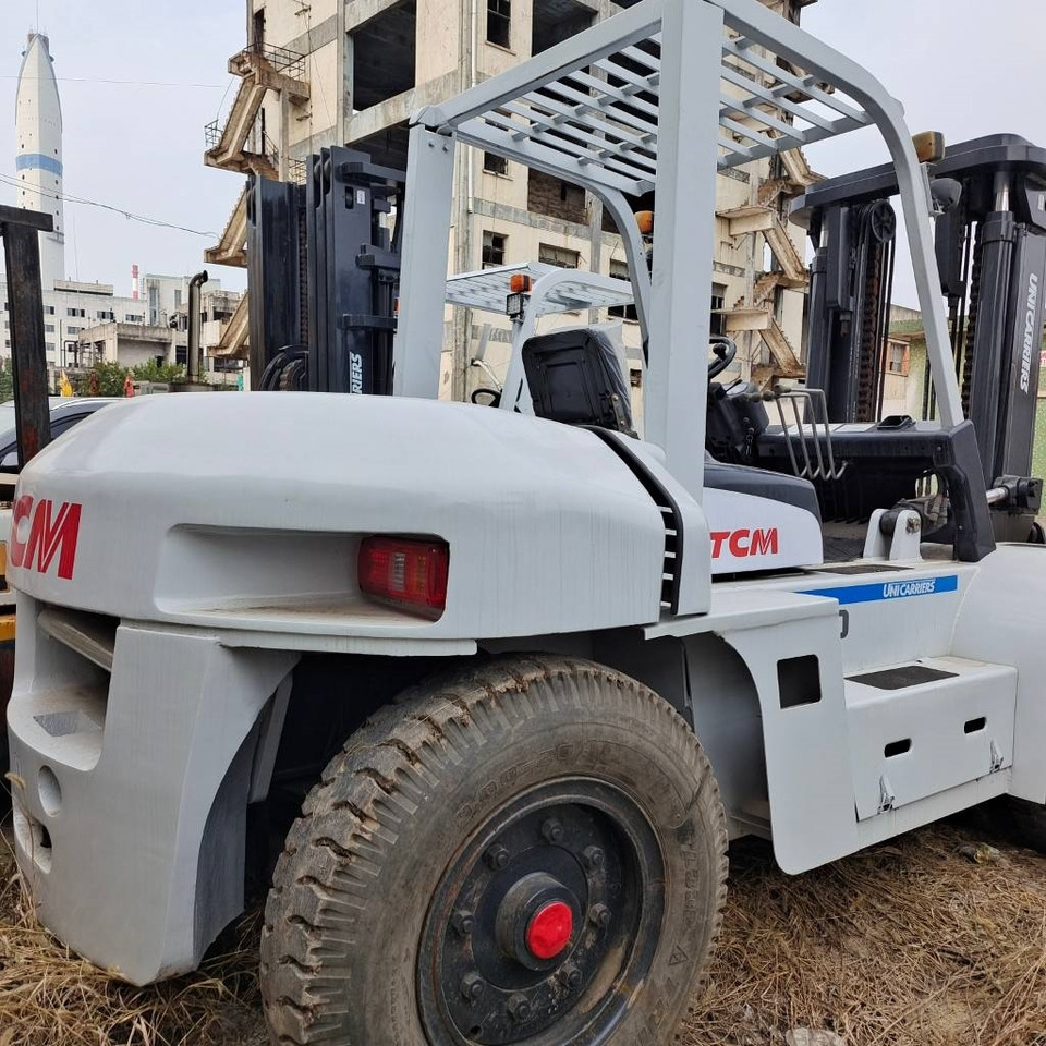 TCM FD 100 - Diesel forklift: picture 3 TCM FD 100 - Diesel forklift: picture 3
