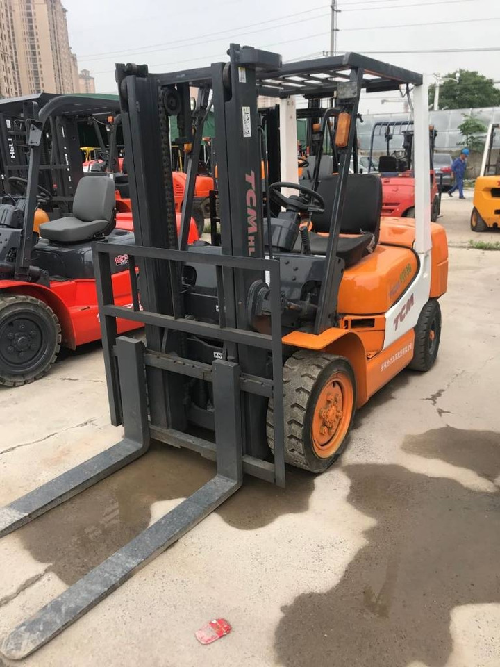 TCM FD 30 - Diesel forklift: picture 1 TCM FD 30 - Diesel forklift: picture 1