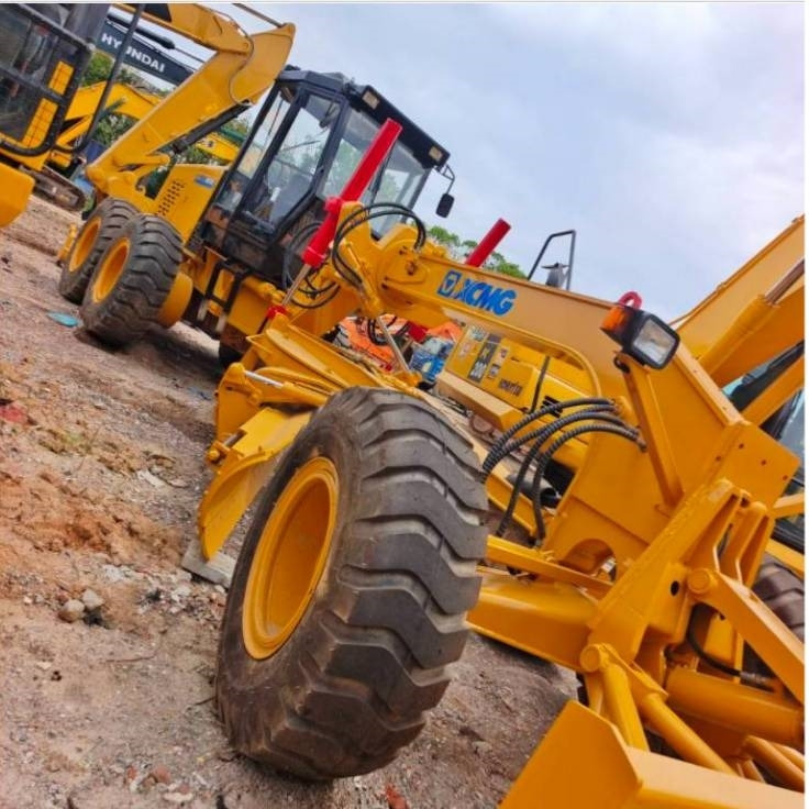 XCMG GR 2153 - Grader: picture 2 XCMG GR 2153 - Grader: picture 2