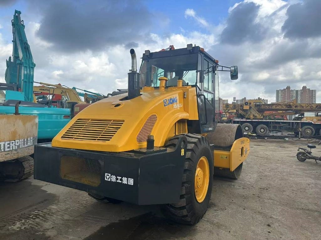 Compactor XCMG XS 143: picture 9