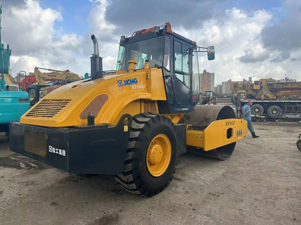 Compactor XCMG XS 143: picture 8