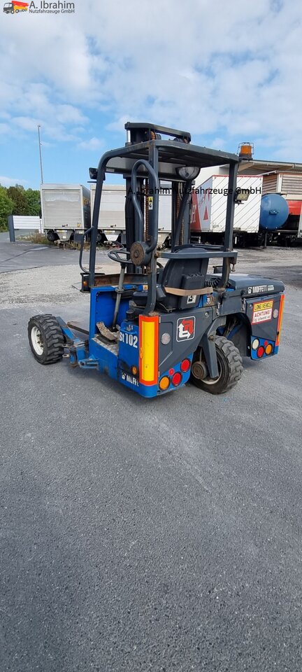 ANDERE M4-25.3F Moffett Mitnahmestapler - Truck mounted forklift: picture 3 ANDERE M4-25.3F Moffett Mitnahmestapler - Truck mounted forklift: picture 3