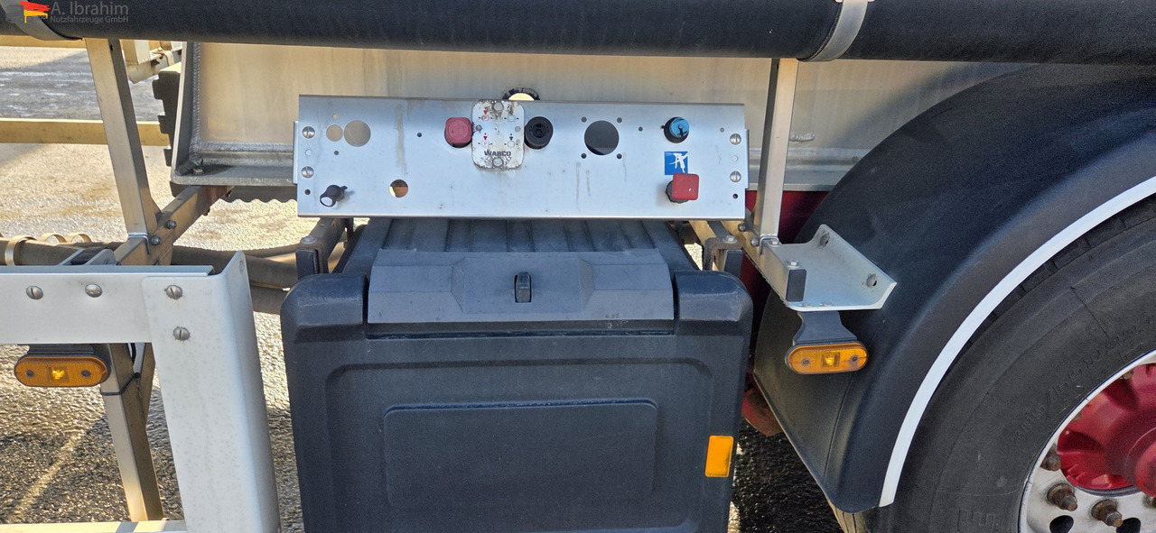 Feldbinder EUT 40.3 Liftachse, Scheibenbremse Topzustand | einsatzbereit - Silo semi-trailer: picture 3 Feldbinder EUT 40.3 Liftachse, Scheibenbremse Topzustand | einsatzbereit - Silo semi-trailer: picture 3