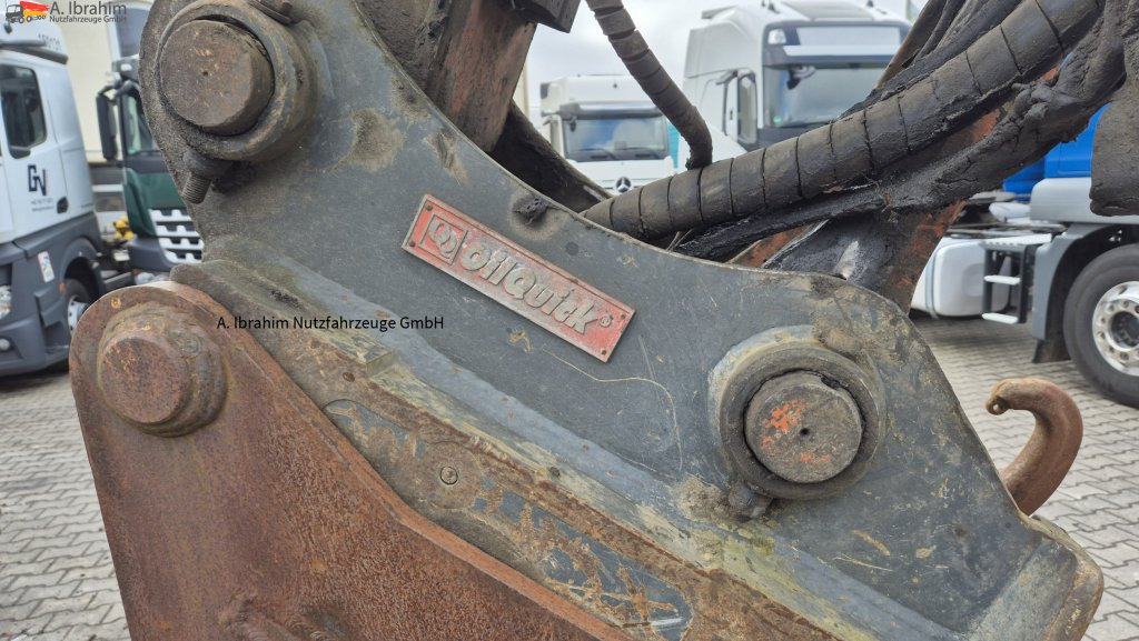 Hitachi 225 USLC - Crawler excavator: picture 3 Hitachi 225 USLC - Crawler excavator: picture 3