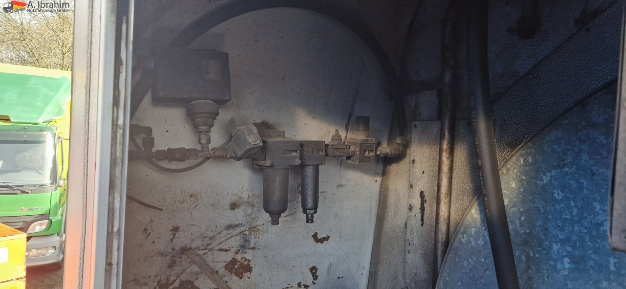 MAN TGA Asphaltspritze Schäfer 20 000 Liters - Tank truck: picture 2 MAN TGA Asphaltspritze Schäfer 20 000 Liters - Tank truck: picture 2