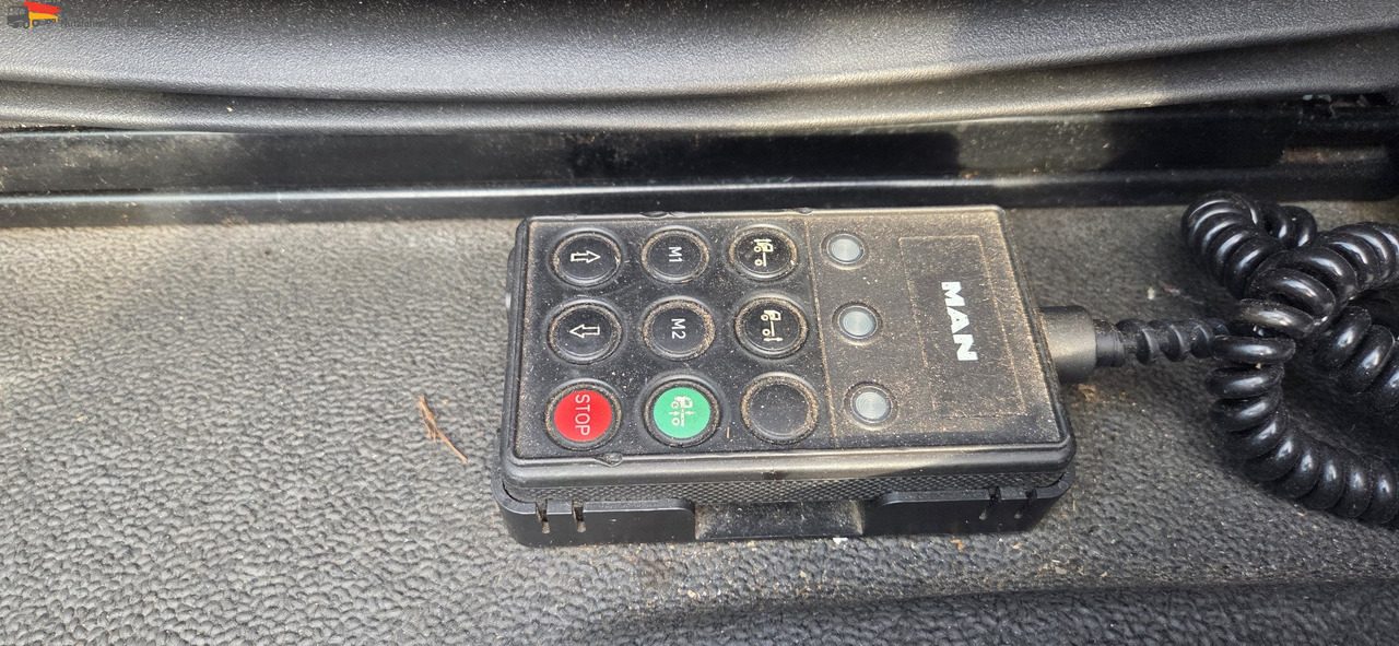 MAN TGM 18.290 Carrier Supra 950 U | LBW | 2 Kammer MT | Schneeketten - Refrigerator truck: picture 4 MAN TGM 18.290 Carrier Supra 950 U | LBW | 2 Kammer MT | Schneeketten - Refrigerator truck: picture 4