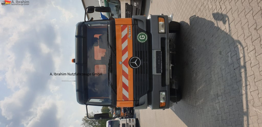 Mercedes-Benz 1823 - Road sweeper: picture 3 Mercedes-Benz 1823 - Road sweeper: picture 3