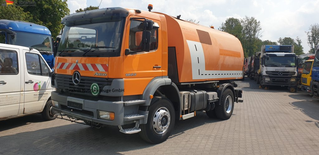 Mercedes-Benz 1823 - Road sweeper: picture 1 Mercedes-Benz 1823 - Road sweeper: picture 1