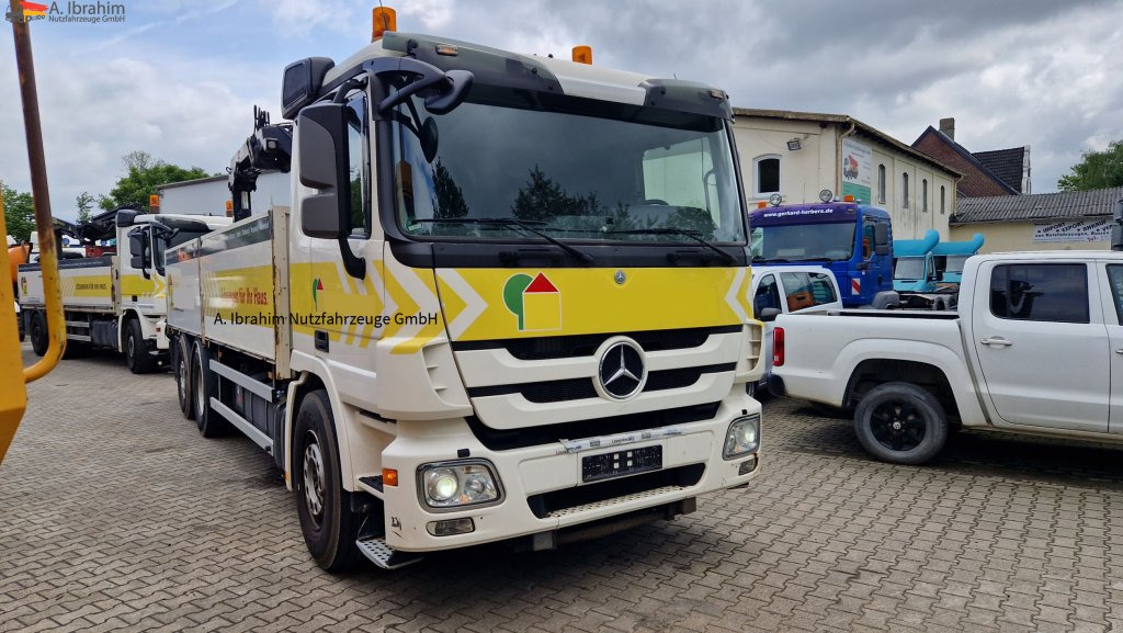 Crane truck, Dropside/ Flatbed truck Mercedes-Benz 2541L Baustoff mit HIAB 122, Palettengabel Lift-Lenkachse: picture 10