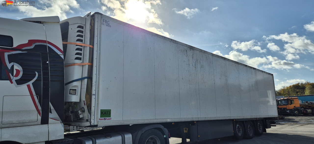 Schmitz SKO 24 Stirnwandschaden, voll fahrbereit Schmitz Kühlaggregat - Refrigerator semi-trailer: picture 1 Schmitz SKO 24 Stirnwandschaden, voll fahrbereit Schmitz Kühlaggregat - Refrigerator semi-trailer: picture 1