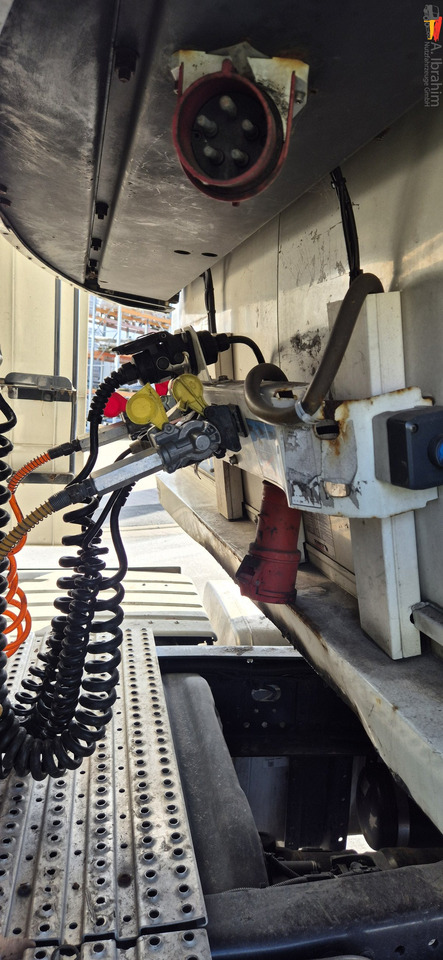 Schmitz SKO 24 Stirnwandschaden, voll fahrbereit Schmitz Kühlaggregat - Refrigerator semi-trailer: picture 5 Schmitz SKO 24 Stirnwandschaden, voll fahrbereit Schmitz Kühlaggregat - Refrigerator semi-trailer: picture 5