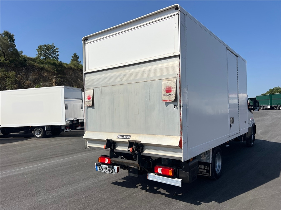 Iveco 35C16HA8 - Box truck: picture 4 Iveco 35C16HA8 - Box truck: picture 4